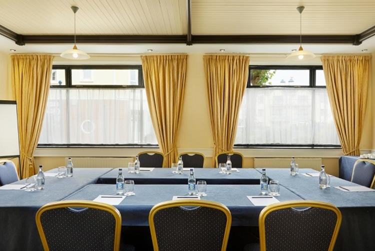 marina-hotel-meeting